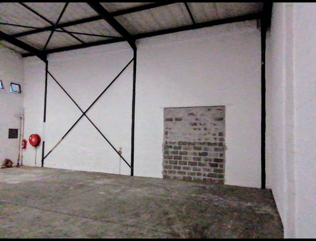 296M² WAREHOUSE TO LET IN BEACONVALE